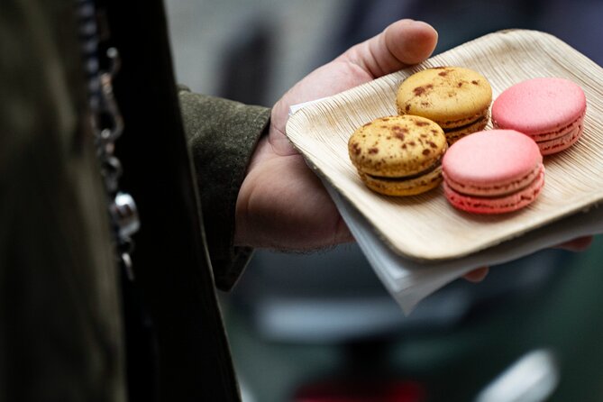 Paris: Pastries & Damnations - A Sweet Tour of the Old City - A final patisserie stop, then the walk climbs to the Panthéon