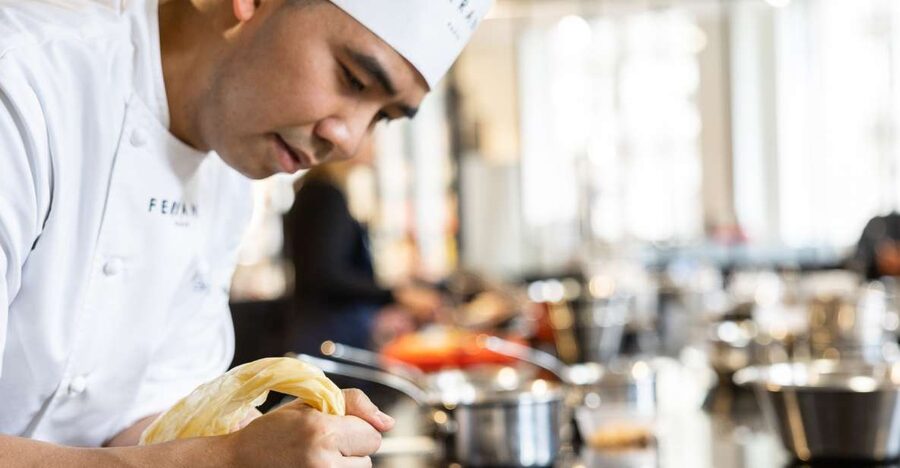Paris: Pastry Class with Ferrandi Chef at Galeries Lafayette - What you’ll make: Strawberry pie, Millefeuille, or Saint-Honoré