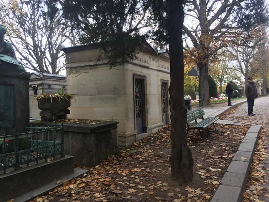 Paris: Père Lachaise Cemetery Visit with Seine River Cruise - Key highlights worth knowing
