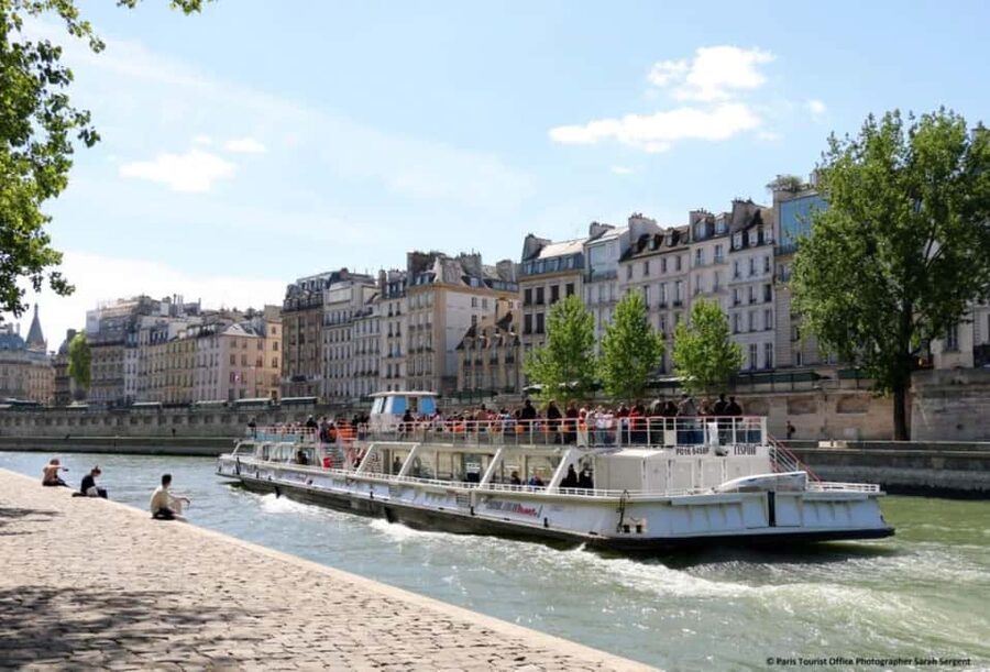 Paris: Père Lachaise Cemetery Visit with Seine River Cruise - Seine River Cruise Views: What You’ll See and How to Enjoy Them