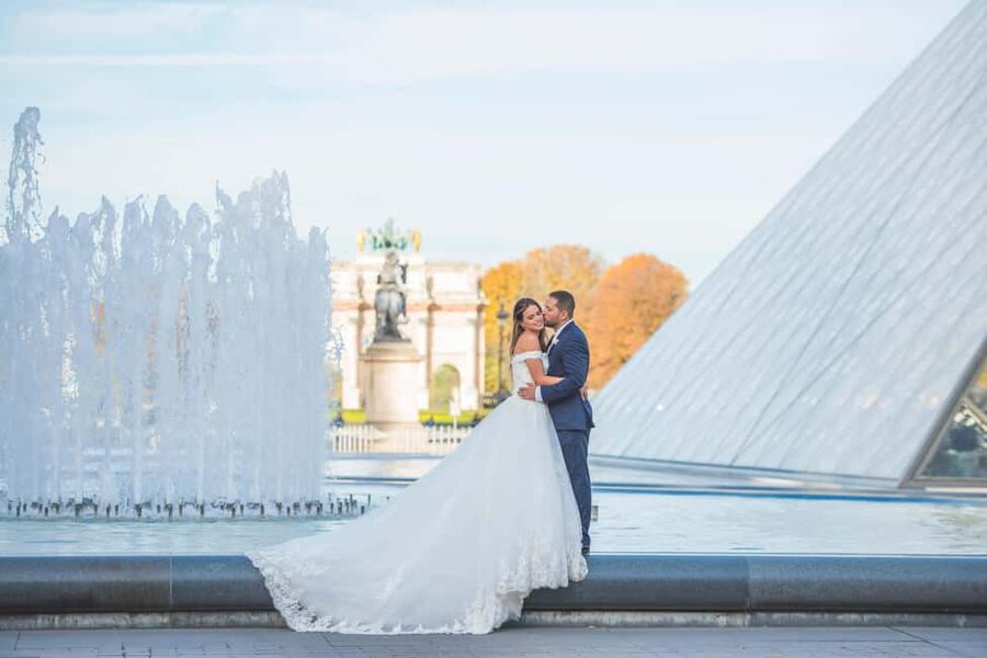 Paris Photo Experience - Walking along the Seine for a softer Paris mood