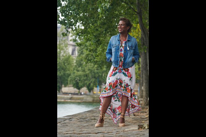 PARIS PHOTO - Joyful stroll for a Private Professional Shoot - A 1-hour private photo walk through Eiffel, Seine, and Montmartre