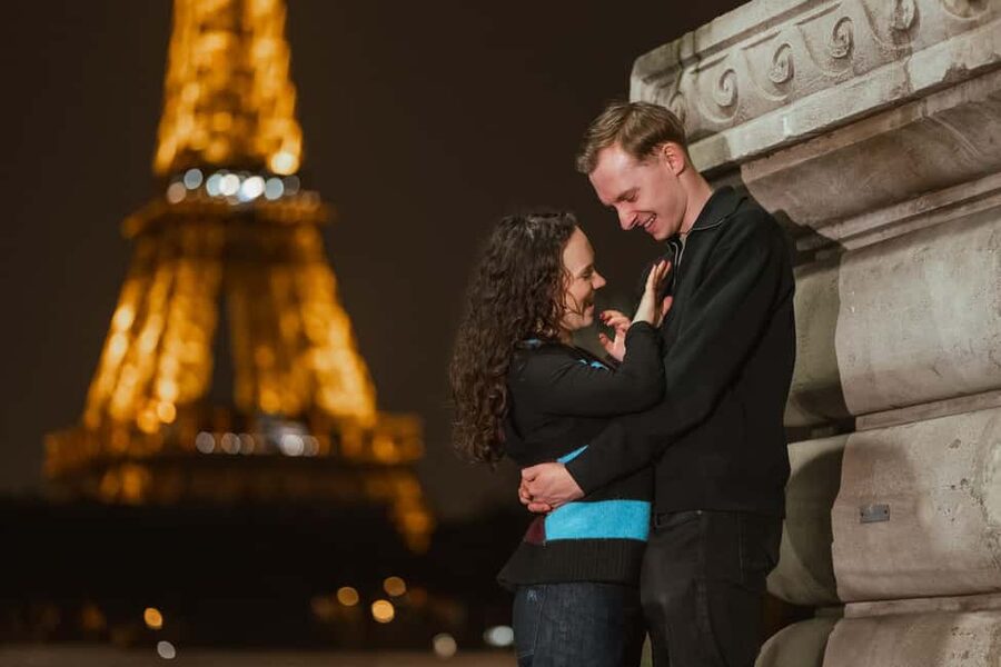 Paris photographer 1 hour near the Eiffel Tower or in Paris - Where You’ll Be Photographed: Eiffel Tower Views or Paris Backdrops