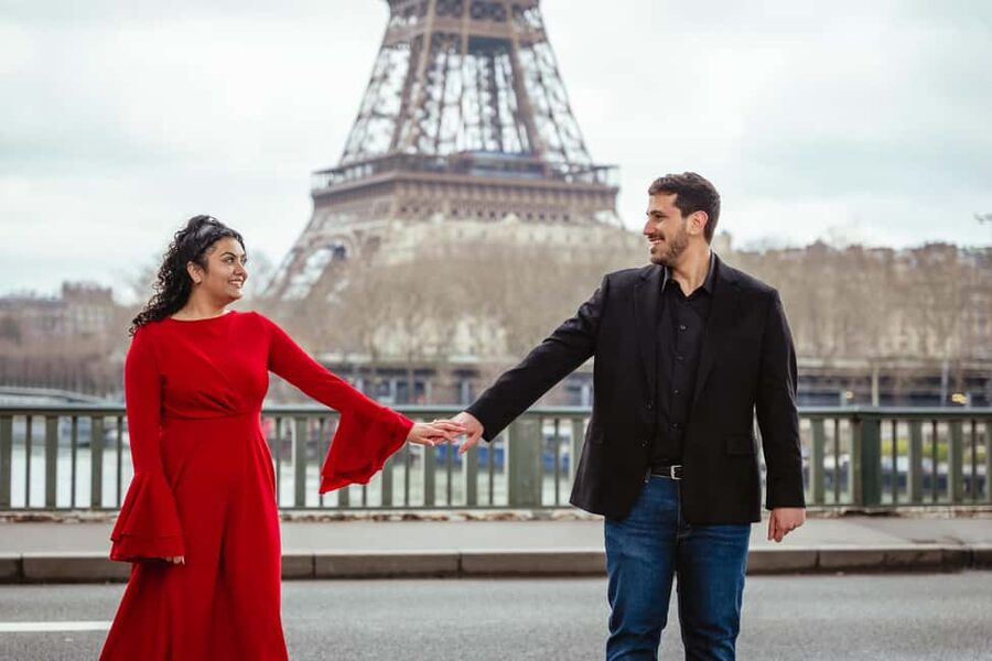 Paris photographer 1 hour near the Eiffel Tower or in Paris - Price and Value: Is $82 Per Person Fair for Paris Photography?