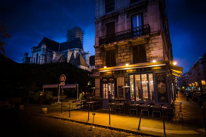 Paris Photography Masterclass - Private Photography Lesson - Night photography coaching: what the best guides focus on