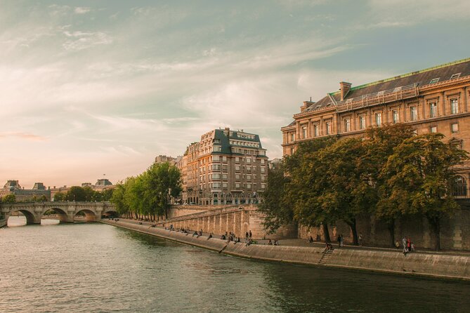 Paris Photography Tour - Self Guided Tour of Paris' Top Instagram Spots - Ile Saint-Louis: the river view that finishes your series