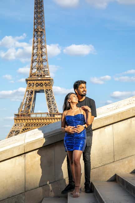 Paris: Photoshoot Around Eiffel Tower with 55 Edited Photos - Language Comfort and a Direct Local Connection