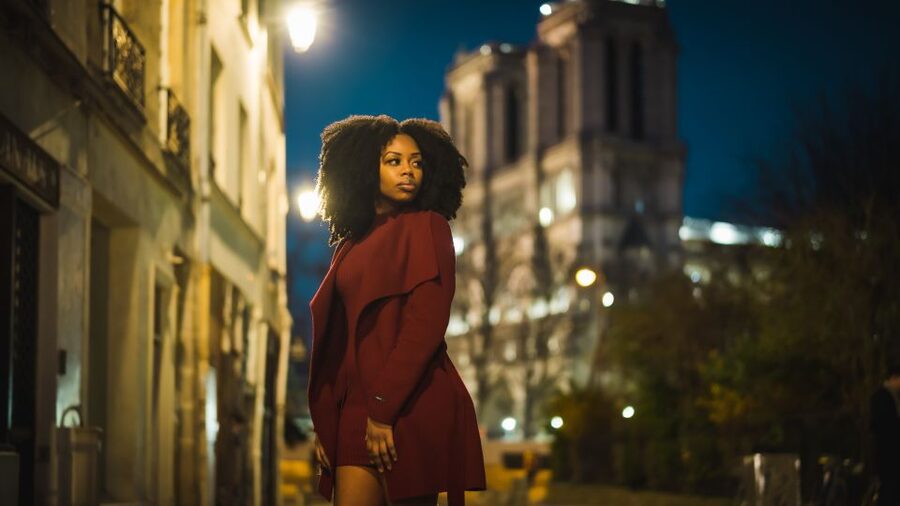 Paris: Premium Film Director Photoshoot & Natural Direction - The secret stop and crowd strategy: getting great light without spending your day in lines