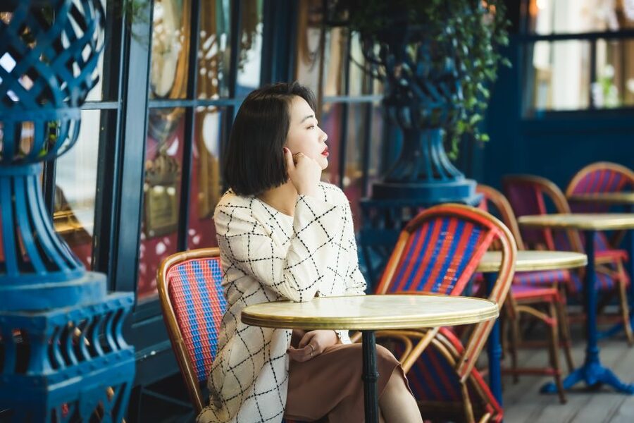 Paris: Premium Film Director Photoshoot & Natural Direction - What to bring and wear: the small details that make a big photo difference