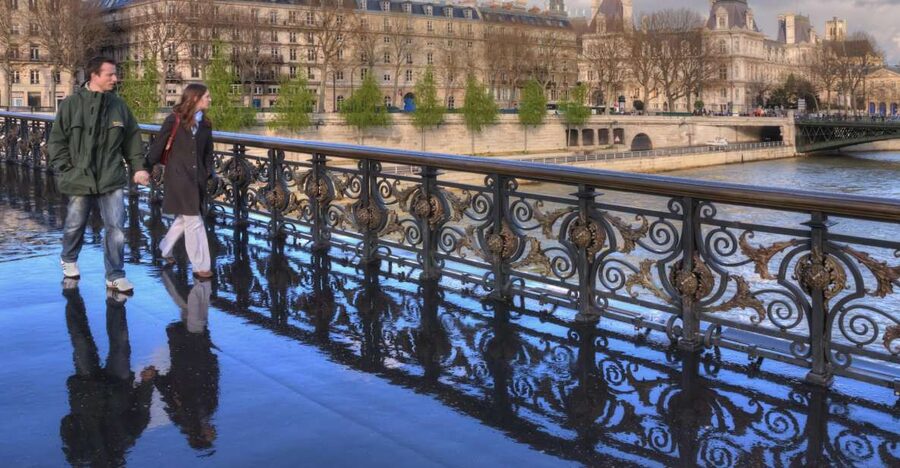 Paris: Private & Custom Le Marais Tour with a Local - Jewish bakery sweets, and why this stop feels like the real Paris