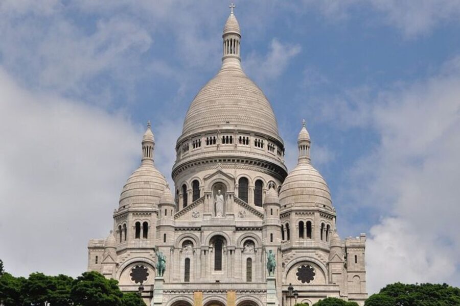 Paris: Private Custom Walking tour with A Local Guide - The walk itself: how you get landmarks and local corners