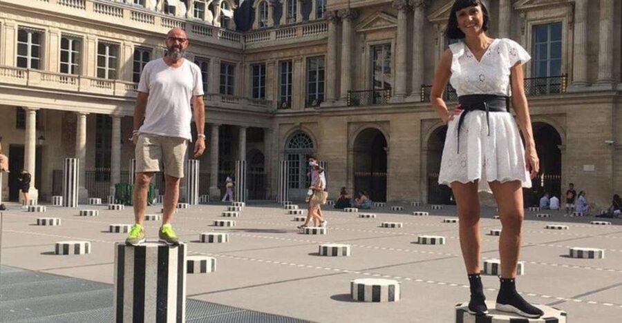Paris: Private Custom Walking tour with A Local Guide - Getting around with walking and public transport, without a car