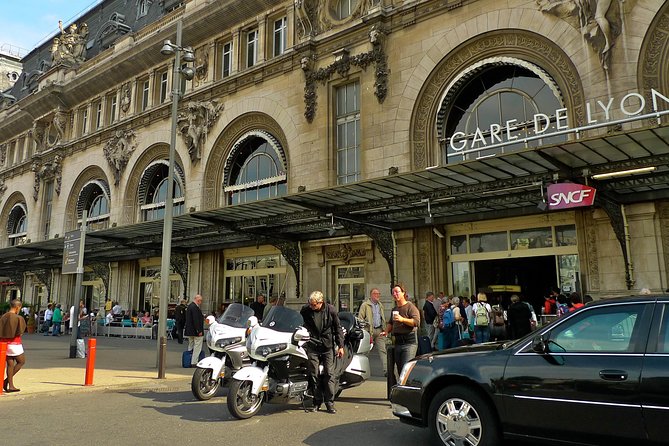 Paris Private Departure Transfer: Hotel to Railway Station - The car ride itself: comfort, directness, and the small perks