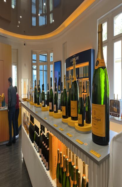 Paris: Private Epernay Trip with Champagne Vineyard Tastings - Épernay and Moët and Chandon: the big house plus the small-town feel