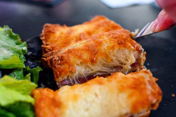Paris Private Food Tour – Taste 8+ French Classics in Le Marais - Wine, Water, and How Drinks Keep the Tour Comfortable