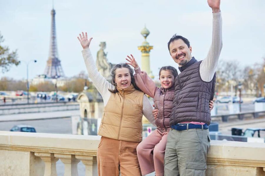 Paris: Private Full Day Tour to Montmartre & Eiffel Tower - Coffee and lunch, the Amelie moment, and why it works in this itinerary