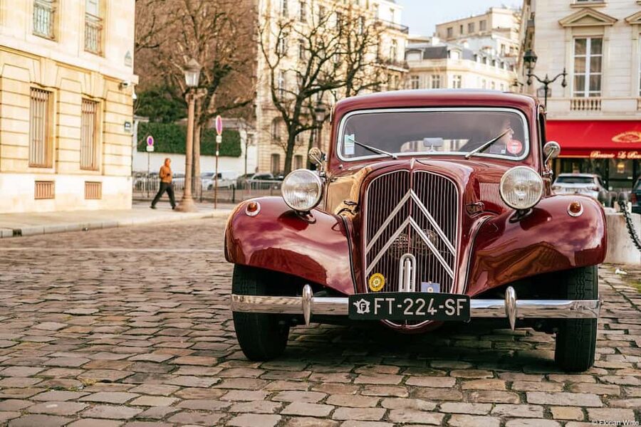 Paris: Private Guided City Tour in a Traction Avant or DS 21 - Key highlights to know before you go