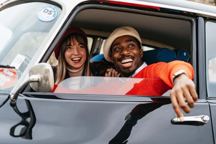 Paris: Private Guided City Tour in a Traction Avant or DS 21 - Moulin Rouge to Sacré-Cœur: nightlife neon meets hilltop romance