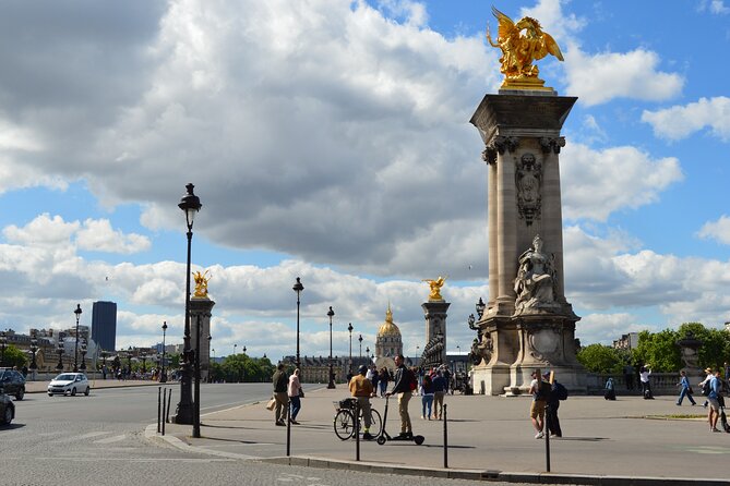 Paris Private Guided Layover Tours - In the Car: Air-Conditioned Electric Comfort and Wi-Fi
