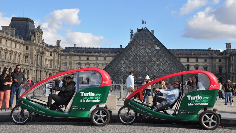 Paris : Private guided tour in Rickshaw bike - Napoléon - The Mini Napoléon 30-minute route: Louvre, Tuileries, Concorde, Pont Alexandre III