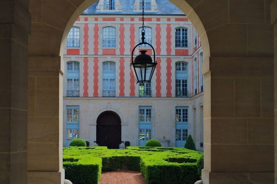 Paris: Private Guided Tour of Marais disctrict - The two-hour Marais route: a realistic plan that doesn’t waste time