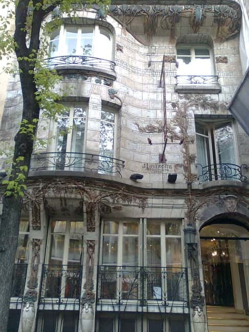 Paris - Private Guided Tour with Art nouveau Theme - Why this Art Nouveau tour feels different from a basic architecture walk