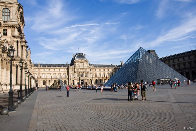 Paris Private Louvre Museum, Must See, 1H30 Tour. - Mobile Ticket, English-Speaking Guide, and Small-Group Reality