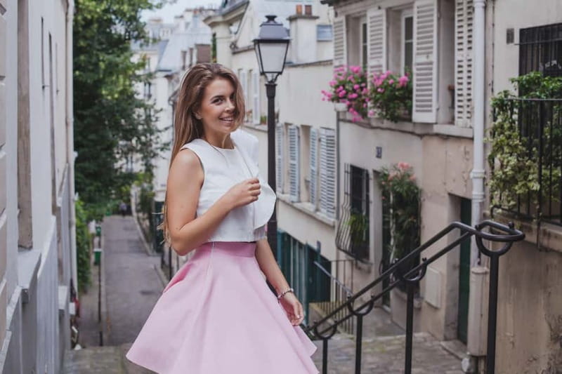 Paris: Private Montmartre Photoshoot with Parisian Charm - Key things that make this Montmartre photoshoot work