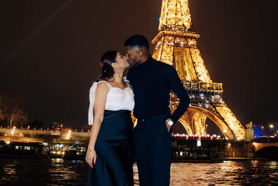 Paris: Private Photo Shoot in Two Locations - Pont d’Iéna Start: How the Session Gets Moving