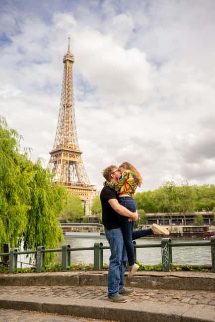 Paris: Private Photoshoot at the Eiffel Tower - Getting Your Edited Photos: Secure Gallery, 48-Hour Turnaround