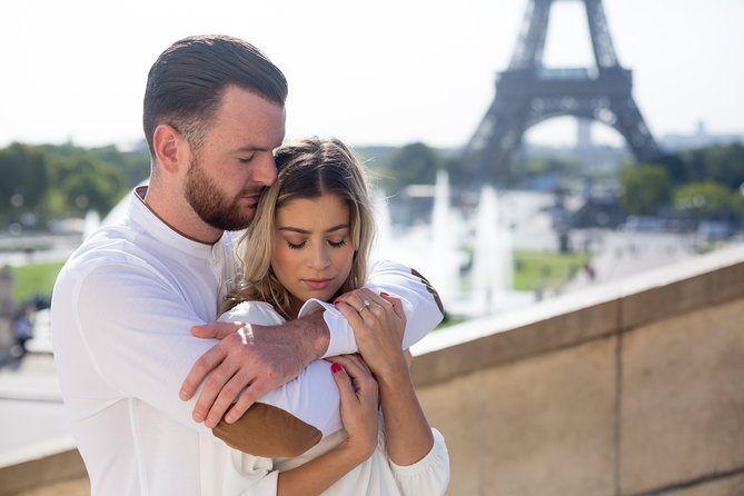 Paris Private Photoshoot Experience - Who should book this Eiffel Tower private photoshoot?