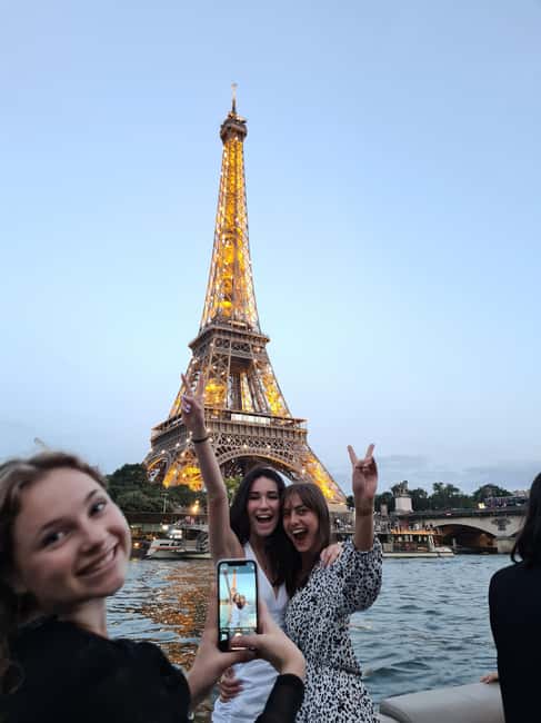 Paris: Private pontoon boat cruise on the Seine - Île de la Cité: the river’s view of Paris landmarks