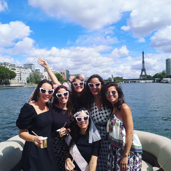 Paris: Private pontoon boat cruise on the Seine - Price and value: what $100 per person buys you
