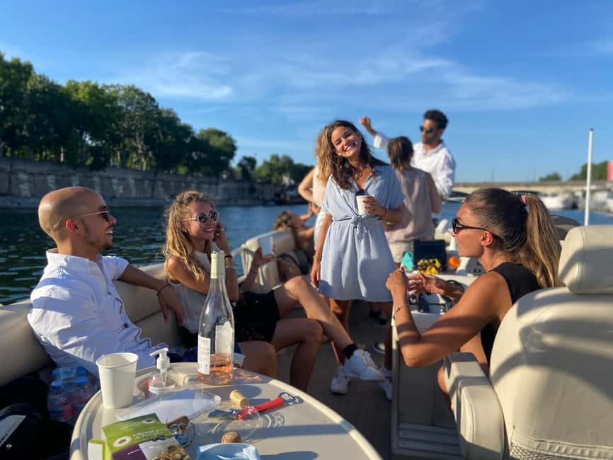Paris: Private pontoon boat cruise on the Seine - Pont Neuf: where the Seine starts looking like a movie set