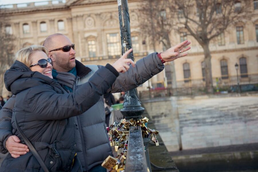 Paris: Private Professional Photo Shoot - Timing, weather, and how to plan for dusk and cloudy skies