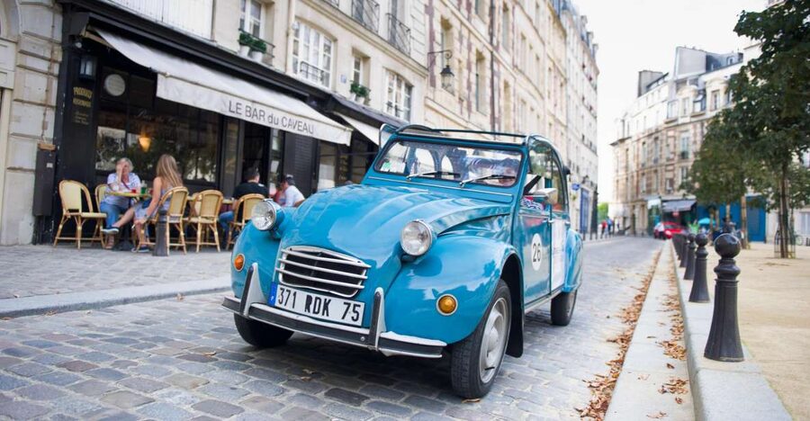 Paris: Private Sightseeing Tour in Citroën 2CV - Key moments that make this 2CV tour work