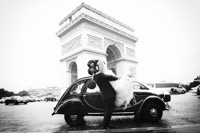 Paris Private Tour: Romantic Tour in a 2CV - What the driver-guide commentary feels like in real life