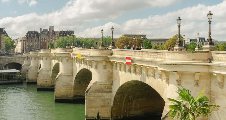 Paris: Private Walking Guided Tour of City's Highlights - Entering Paris at 7 Parvis Notre-Dame, Pl. Jean-Paul II