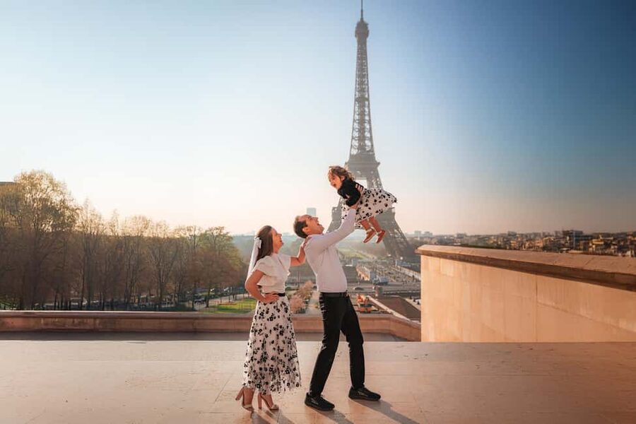 Paris: Professional Photoshoot with the Eiffel Tower - What to bring so the session runs smoothly