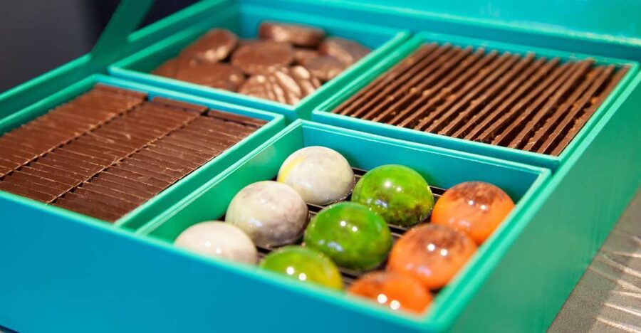 Paris: Pure Chocolate Walking Tour - Why a Right Bank chocolate walk beats a chocolate museum day