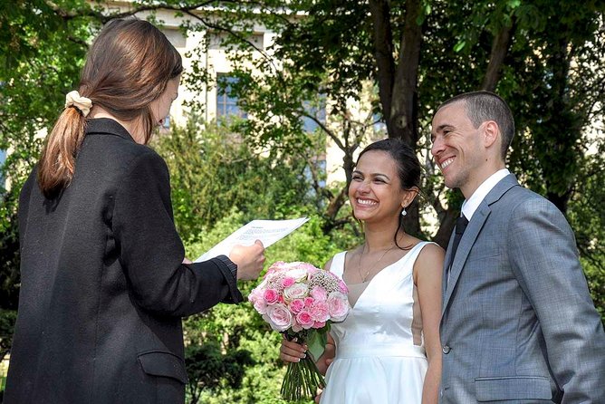 Paris Renew Your Wedding Vows Experience with Professional Photographer - Photos and Optional HD Video: What You’ll Receive