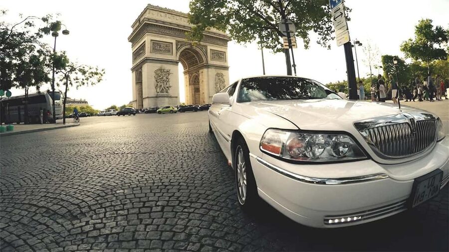 Paris: Romantic Limousine Tour - Key moments that make this limousine tour work