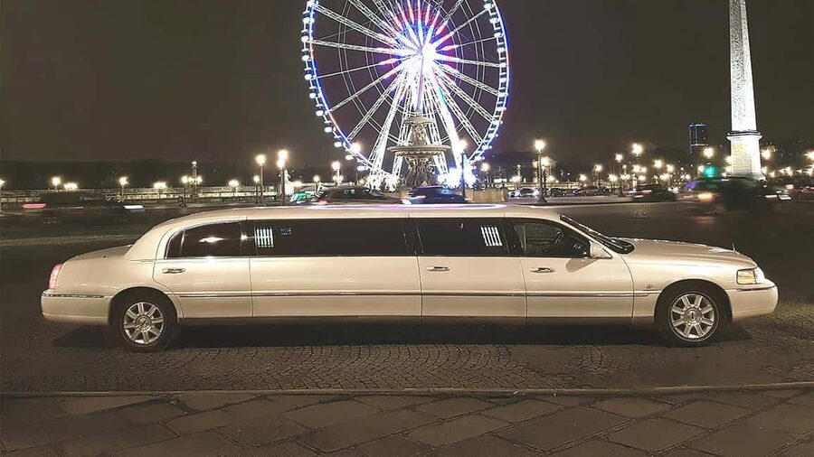 Paris: Romantic Limousine Tour - Champagne, macaroons, and the limo’s in-car vibe