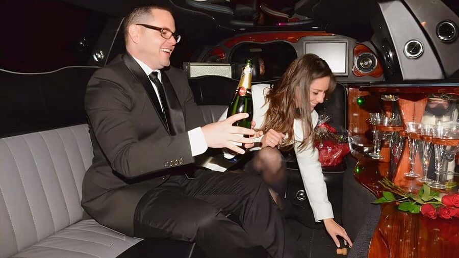 Paris: Romantic Limousine Tour - Price and value for a private $577 limousine for up to 2