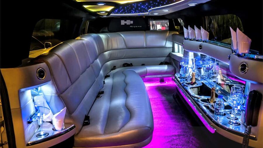 Paris: Romantic Limousine Tour - Getting picked up in a stretch limousine, hotel to heart
