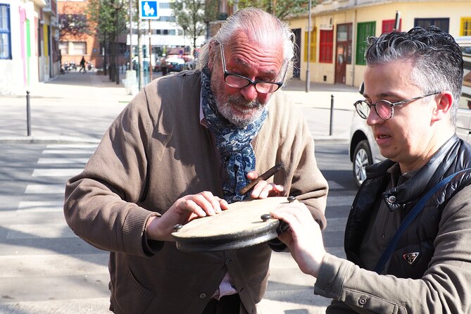Paris: Saint Ouen Flea Market Guided Tour with Local Guide - Budget-Friendly Finds in Saint-Ouen, Without the Random Chaos