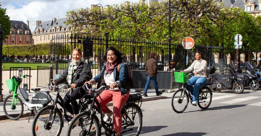 Paris: Scenic E-bike tour with optional Seine Cruise - Why this 3-hour Paris e-bike plan works
