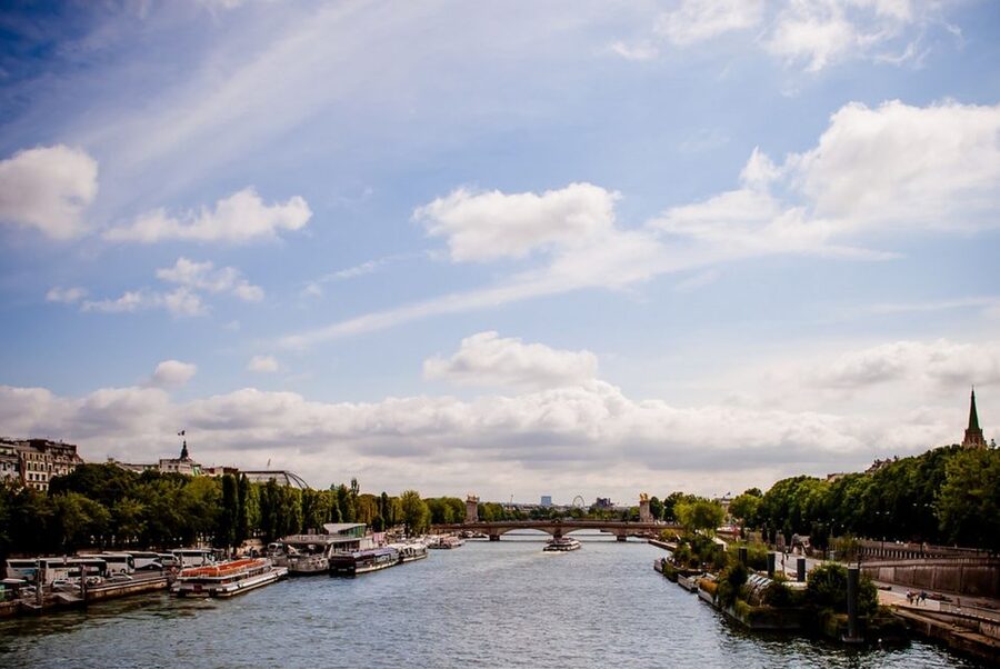 Paris: Scenic E-bike tour with optional Seine Cruise - E-bike comfort, safety, and who should say yes