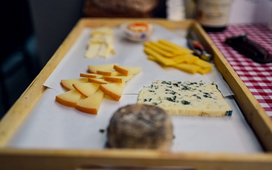 Paris: Secret Food of Le Marais Walking and Tasting Tour - Finding the right vibe in Le Marais