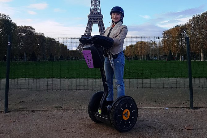 Paris Segway Express Tour (12 monuments in 1 hour and 30 minutes) - Eiffel Tower picture stop: big views without committing to a climb